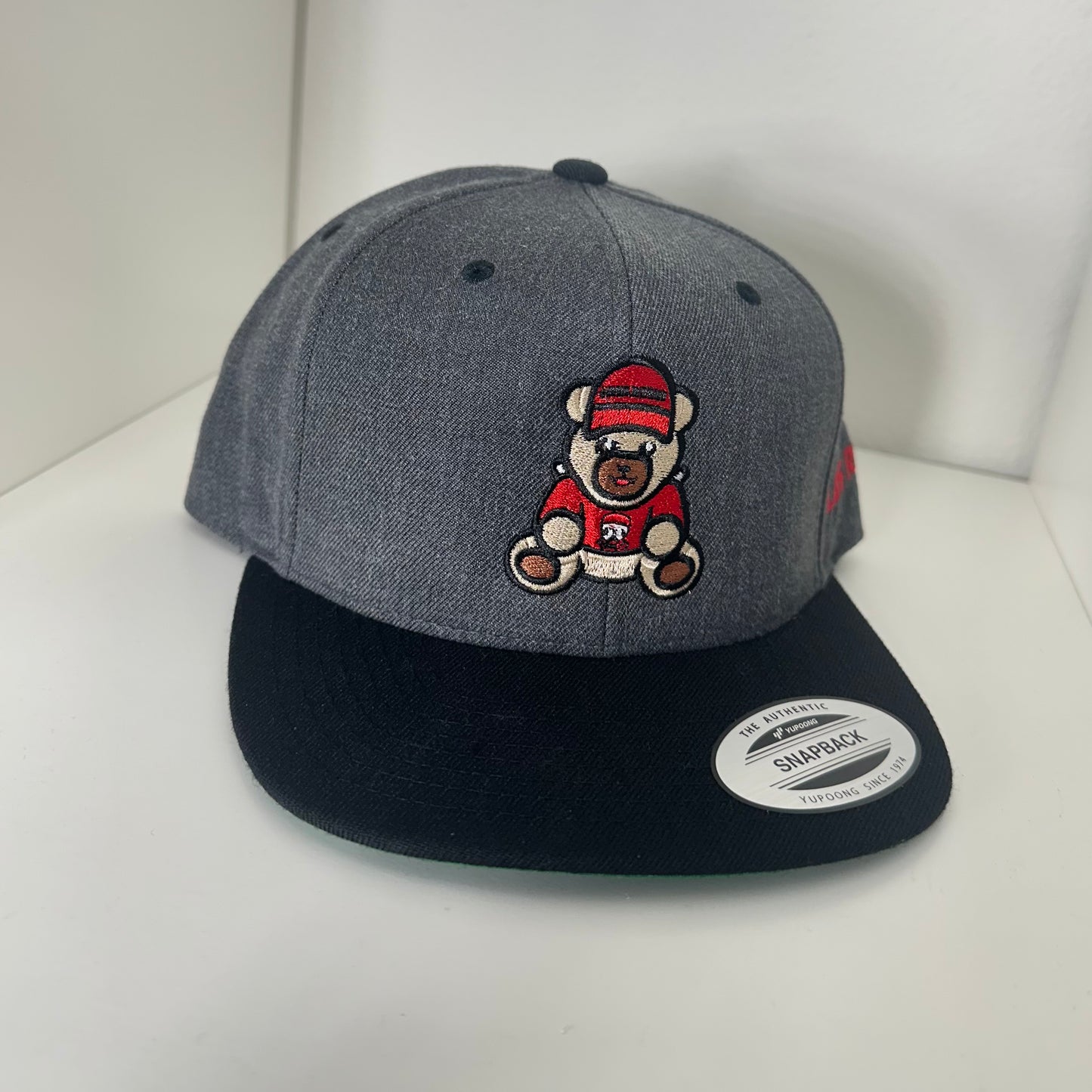 Los Red Toys Bear Hat  Especial Edition