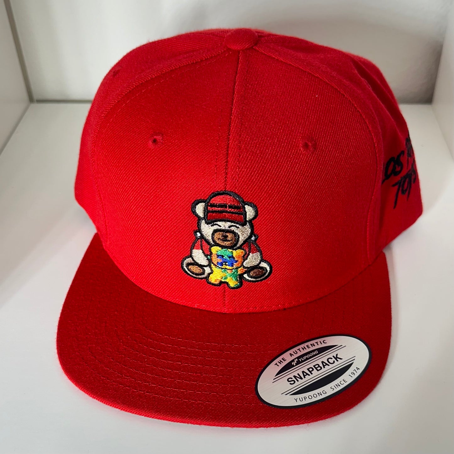 Los Red Toys Bear Hat Snapback RED (autism)